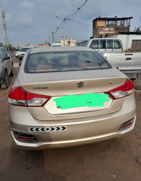 Suzuki Ciaz, climatisée, essence économique, prix négociable