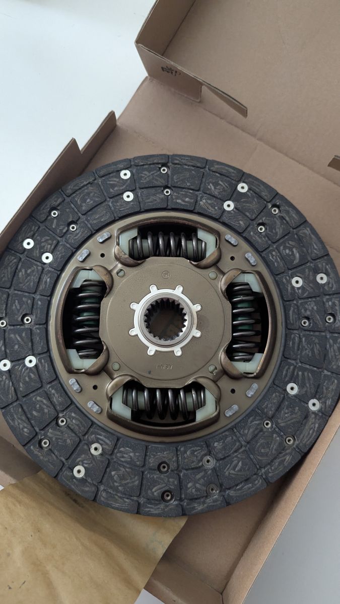 Kit embrayage Toyota Hilux neuf - Maril