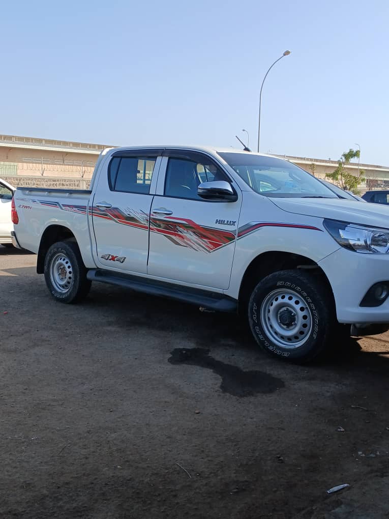 Toyota Hilux Requin 2021, diesel, boîte automatique
