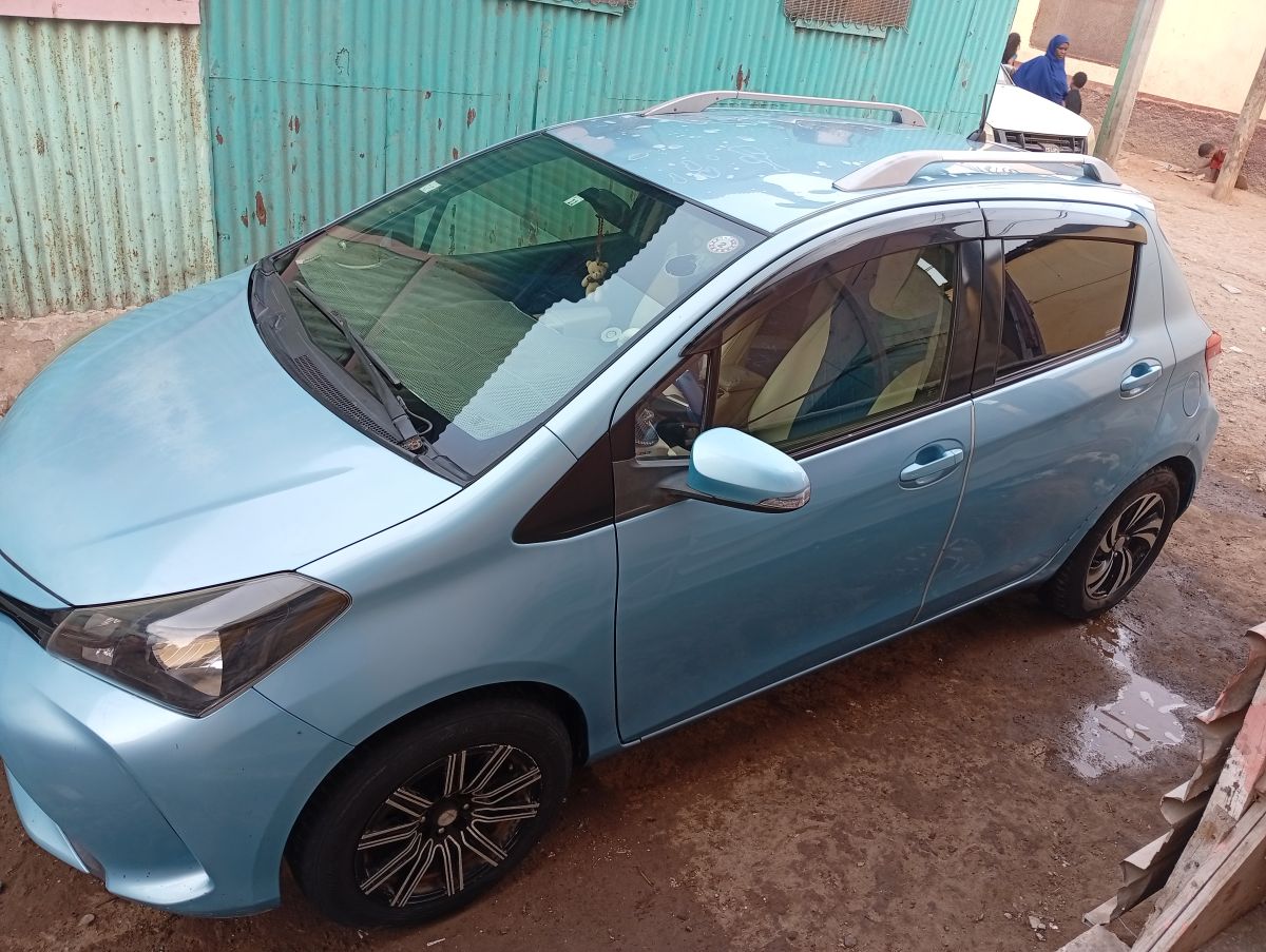 Toyota Vitz 5CV, climatisée, boîte automatique, bon état général