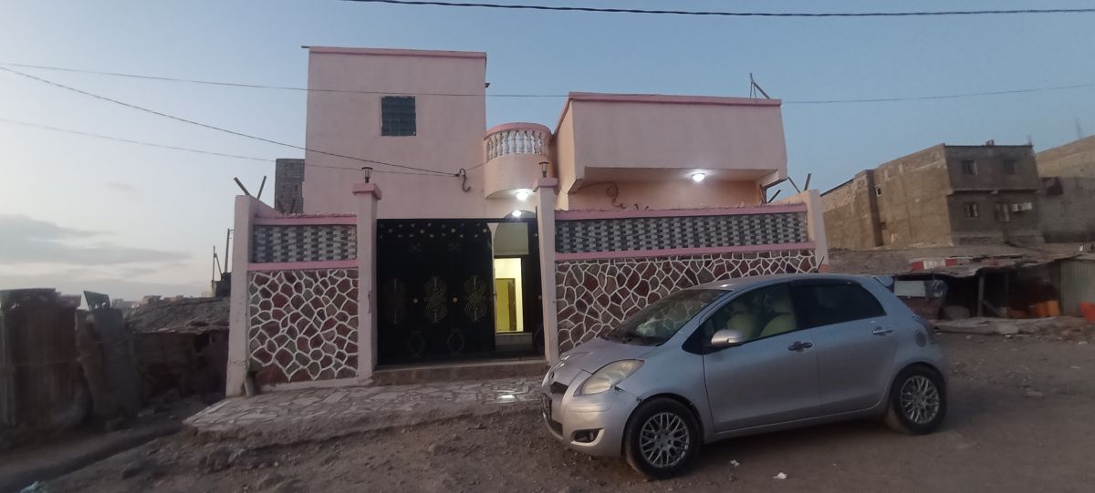 Maison villa 4 chambres avec terrasse et véranda, à Barwaqo 2 phase 1