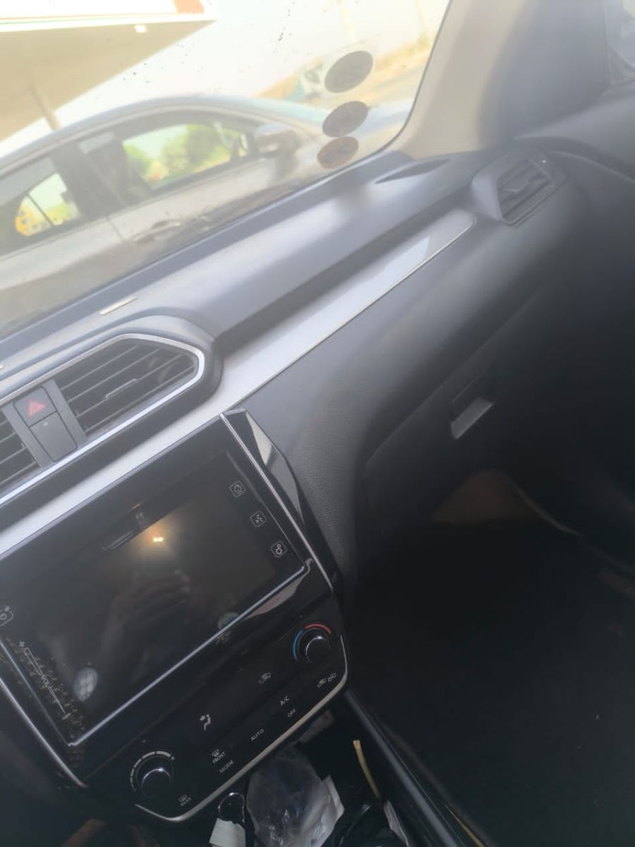 Suzuki Dzire 22100 km, essence, automatique, climatiseur en bon état