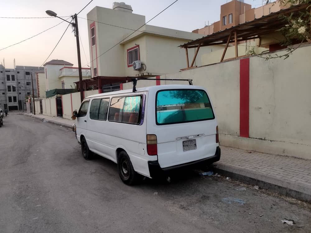 Minibus Toyota diesel, transmission manuelle