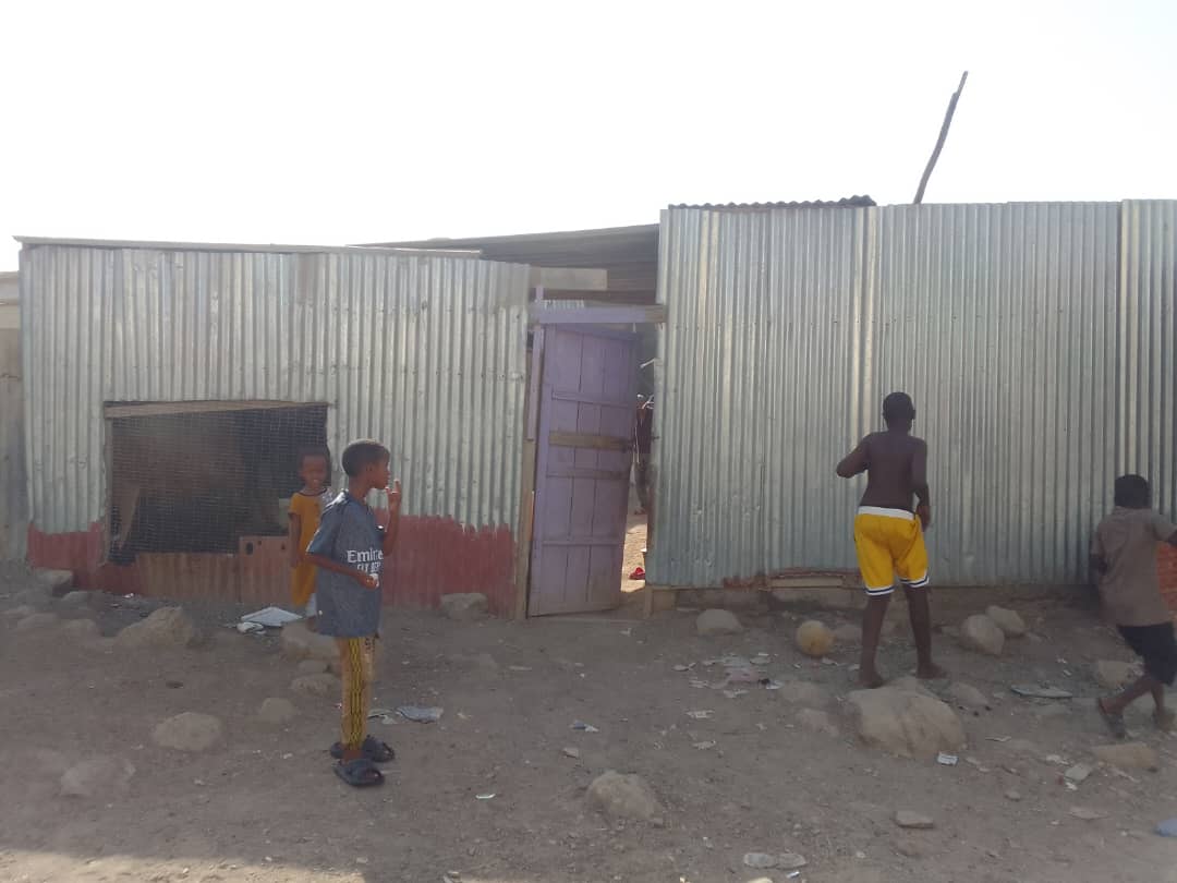 Maison de 120 m² à PK12 avec cour et toilettes récentes