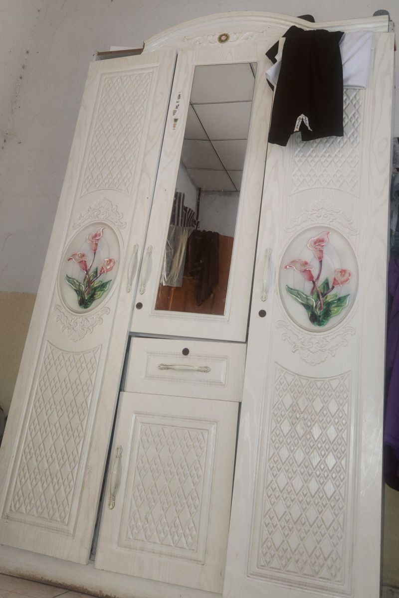 Armoire en bon état - 2 portes