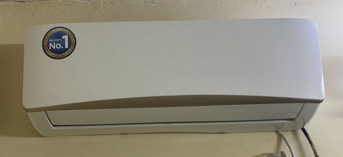 Climatiseur Midea 1,5 CV en très bon état