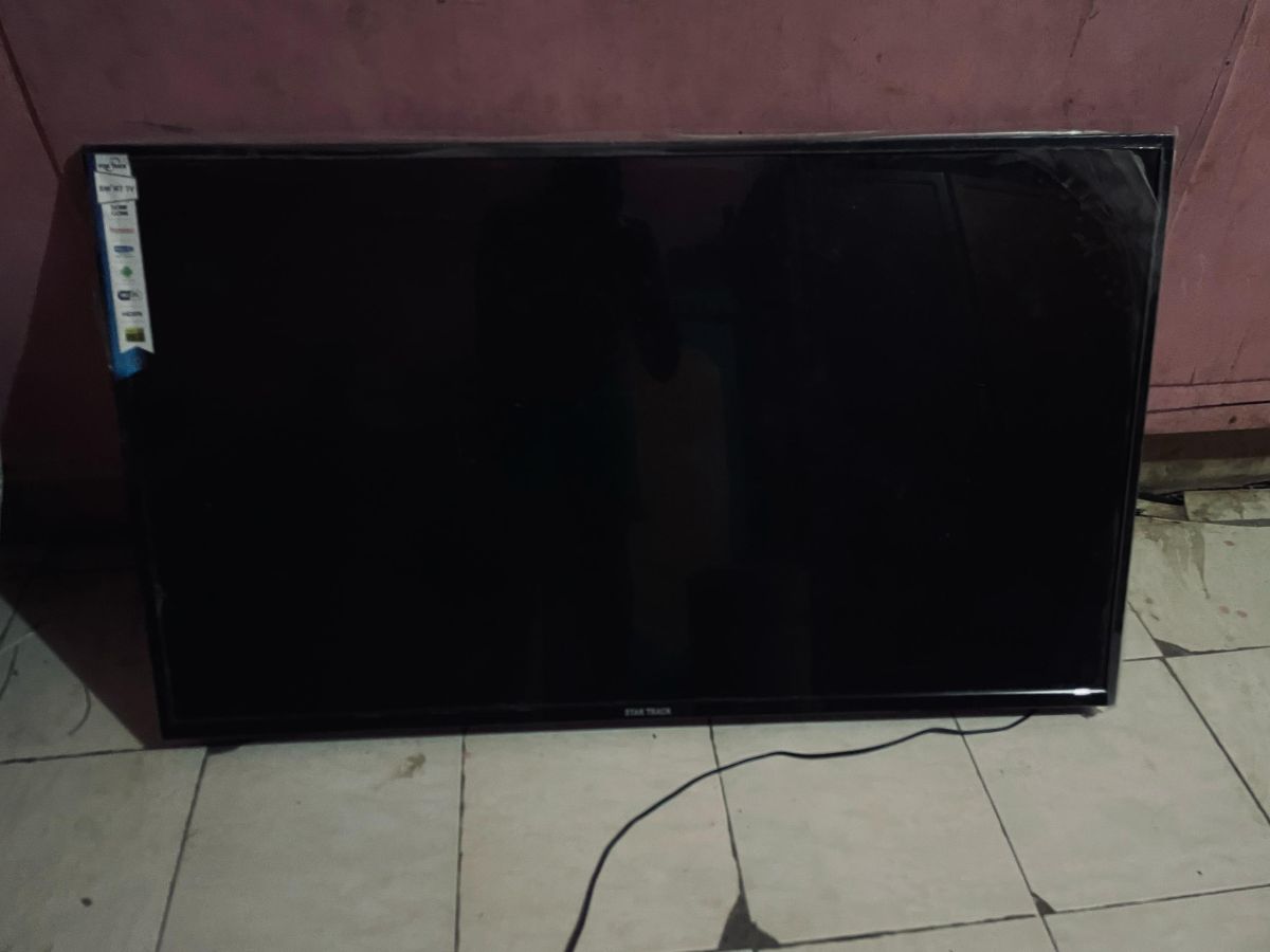 SMART TV 64 pouces, état impeccable