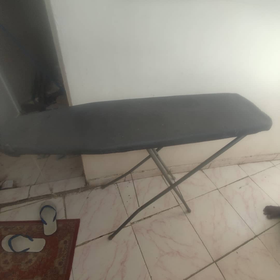 Salon, canapé-lit, réfrigérateur à prix attractifs et négociable