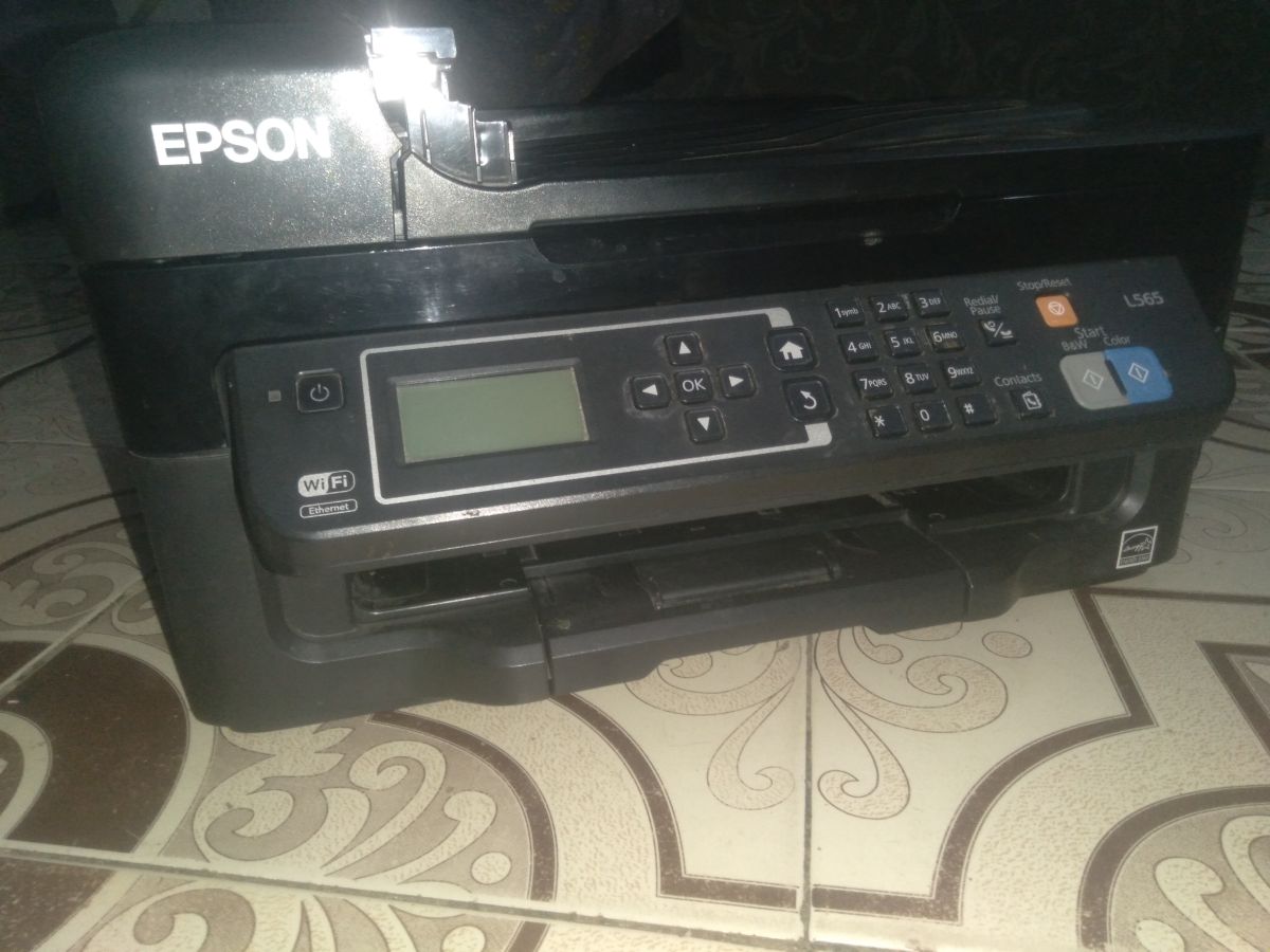 Imprimante Epson WiFi avec scanner couleur