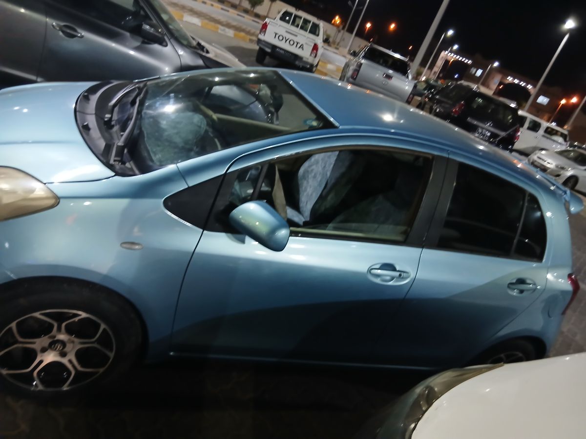 Toyota Yaris 2014 essence, boîte automatique, climatisation parfaite