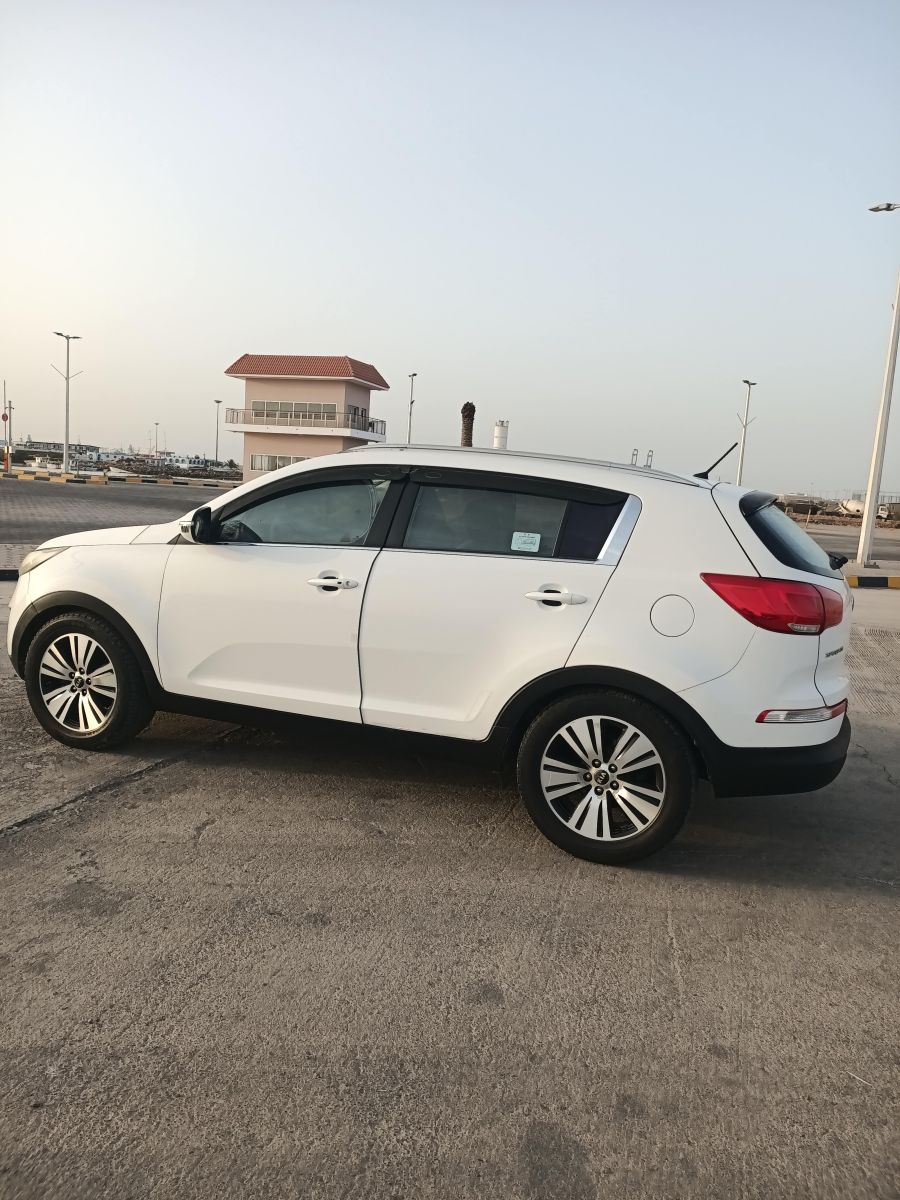 Kia Sportage 2.0 4WD Turbo 2015, très économique, toutes options