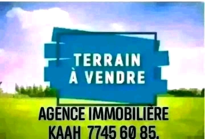 Terrain industriel de 3 600m² avec remblai et clôture, sur la route entre l\'Imprimerie nationale et l\'IGAD, un terrain parfaitement rectangulaire