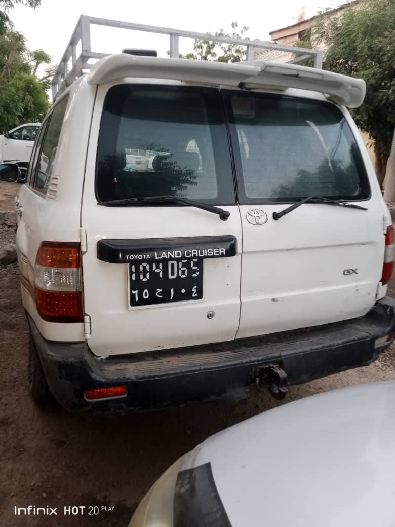 Toyota Land Cruiser GXR 2005, boîte manuelle, très bon état, climatisation