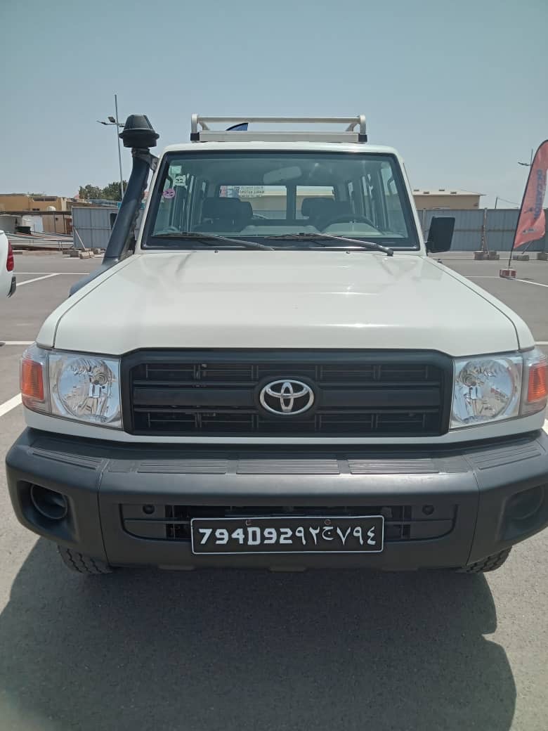 Land-Cruiser Hard-top 2023, diesel, 9 places, toutes options