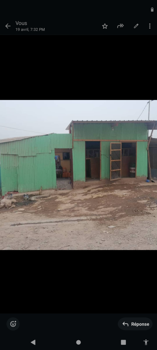 Maison F3 avec boutique et cuisine à Cheikh Moussa