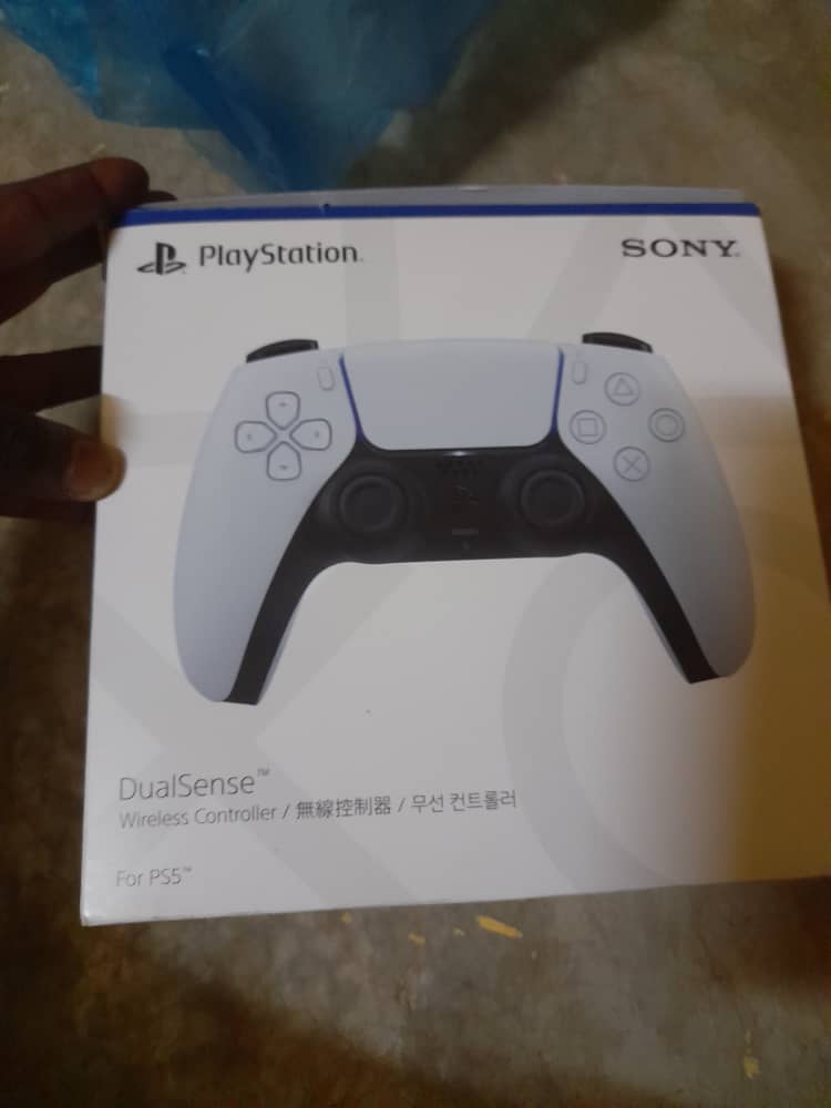Manette PS5 neuve, prix négociable