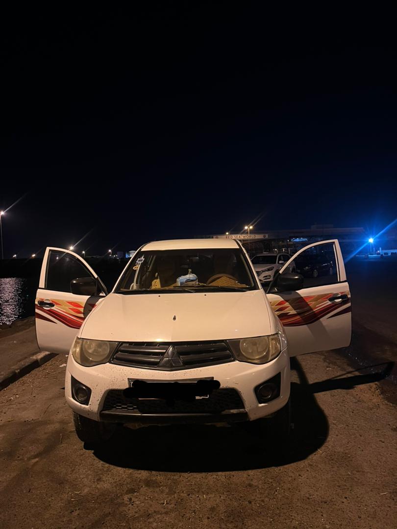 Mitsubishi L200 2013, en bon état, prêt pour essai
