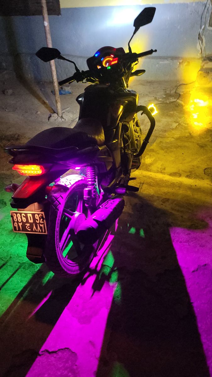 Moto Hunk en excellent état, à vendre