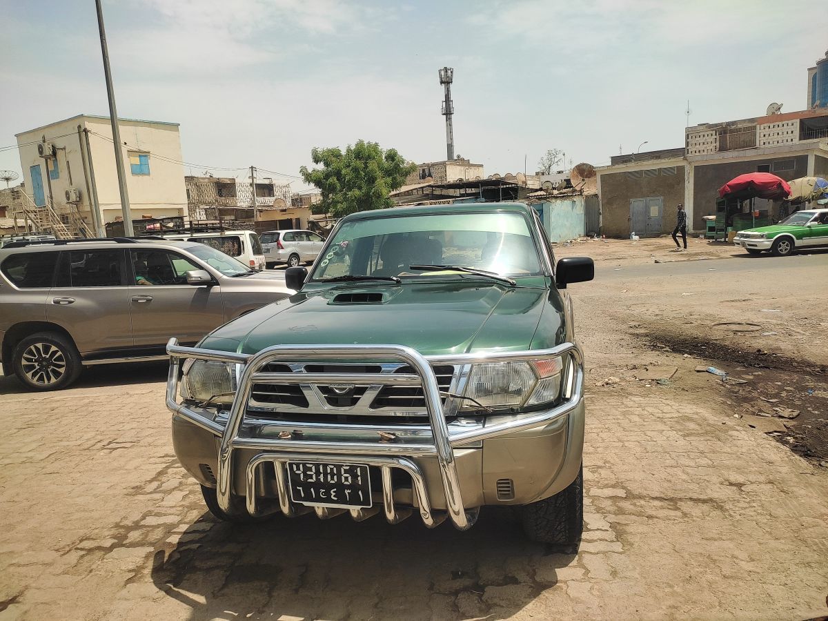 Nissan Patrol 2011, diesel, manuelle, en excellent état