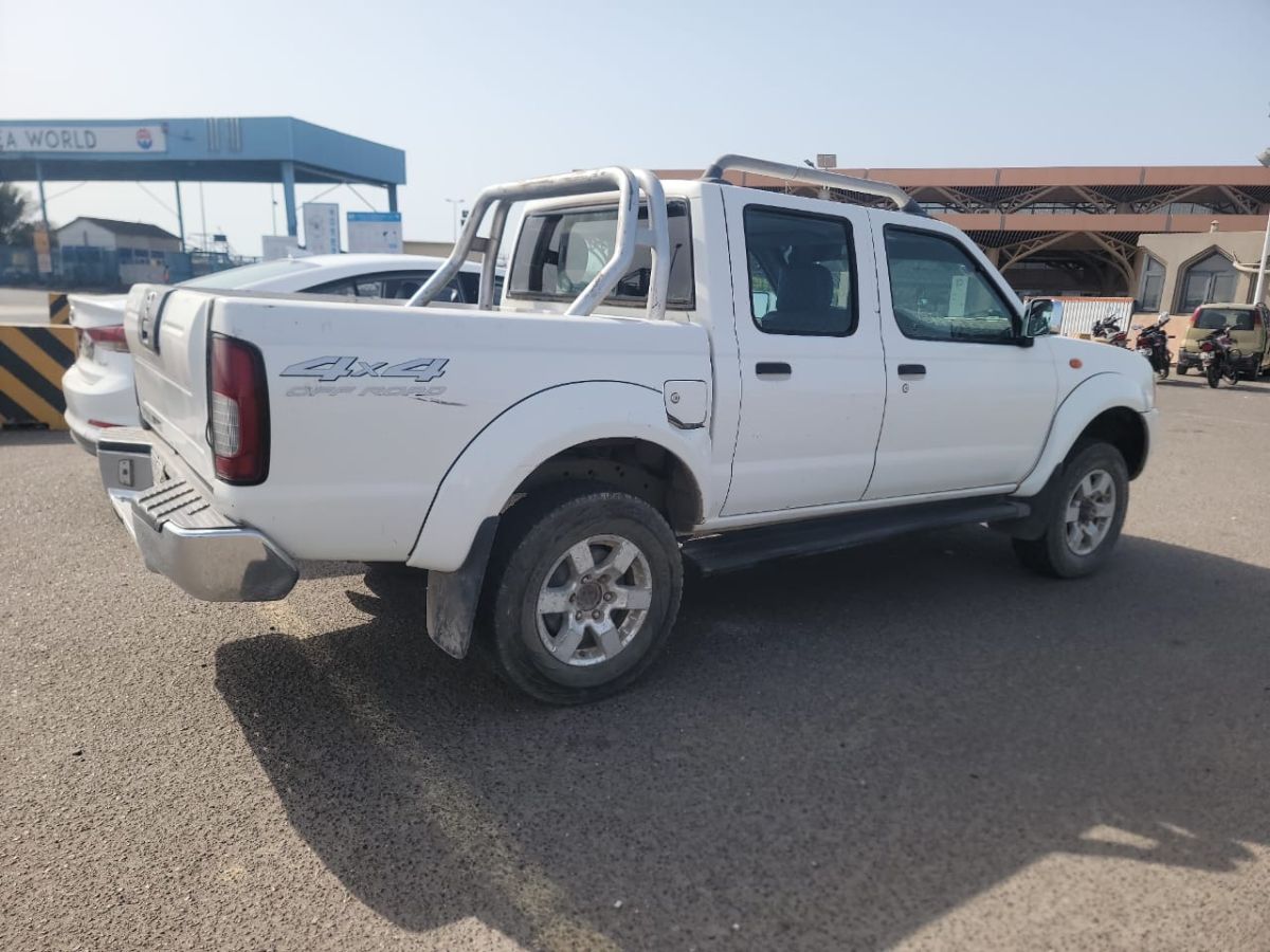 Nissan Pick Up Hard Body, Diesel, Boîte Manuelle, Climatisée