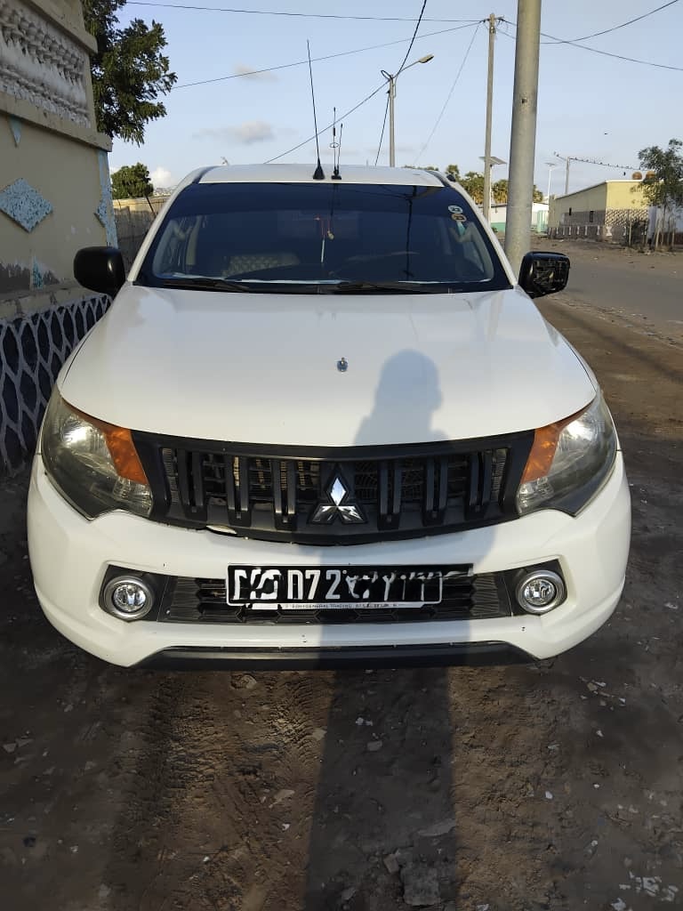Mitsubishi L200 D72 en excellent état