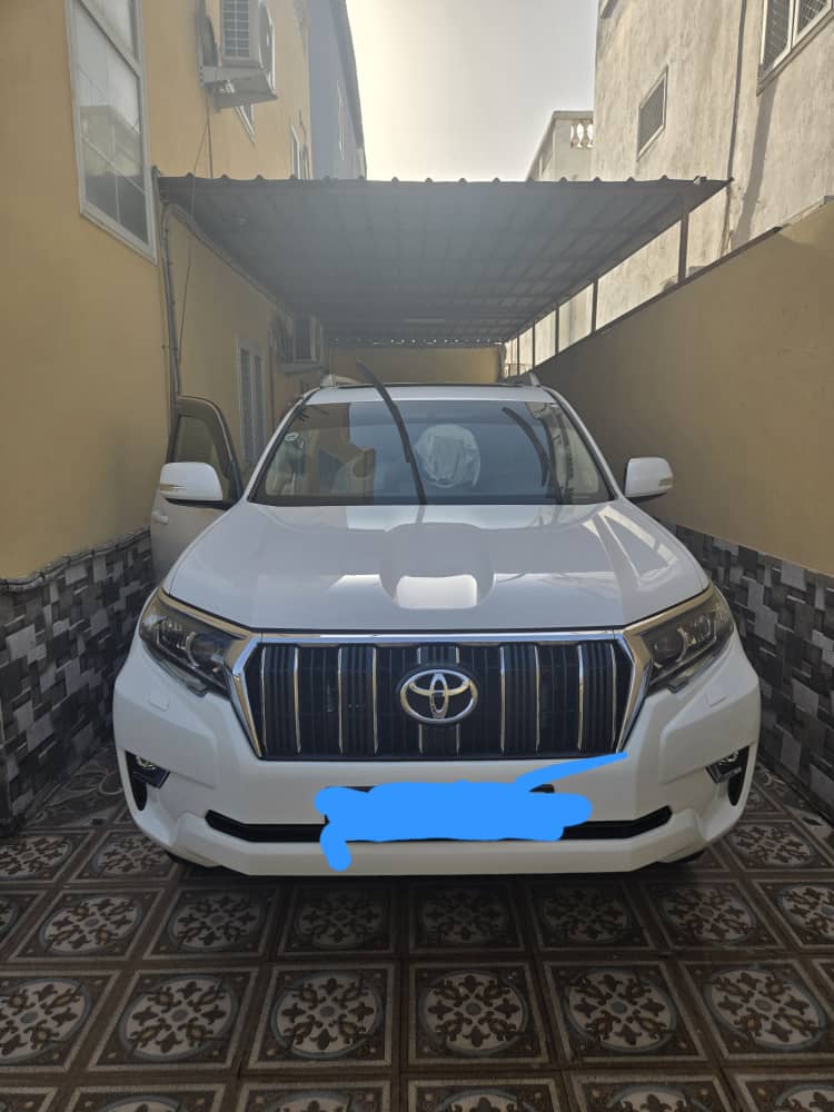 Toyota Prado VXR 2022-2023, automatique, tout option, cuir, diesel