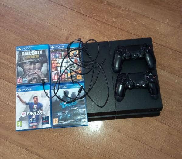 Sony PlayStation 4 Pro 1TB Console in box 1 Magma Red Controller Four games PS4 711719513605