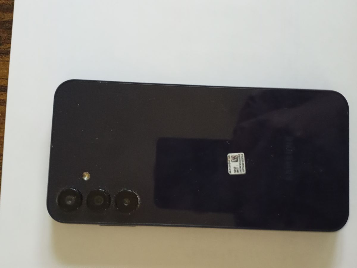 Samsung Galaxy A15 neuf sans chargeur