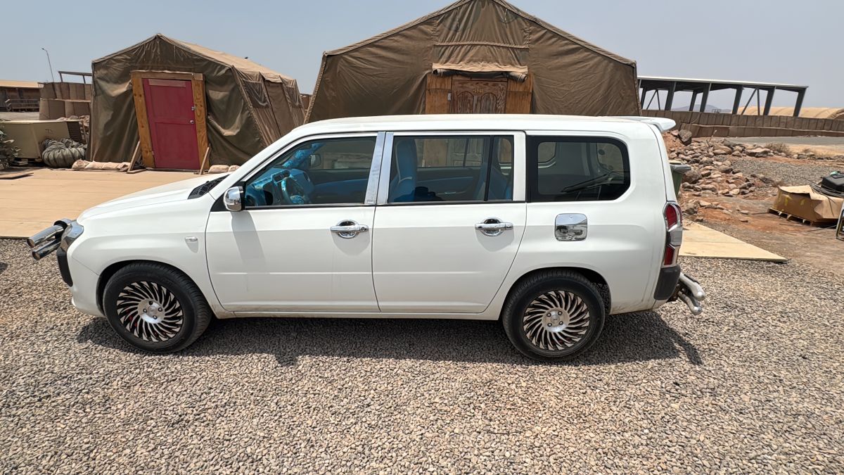 Toyota Probox 2017, comme neuf, importé de Dubaï, 100% climatisé