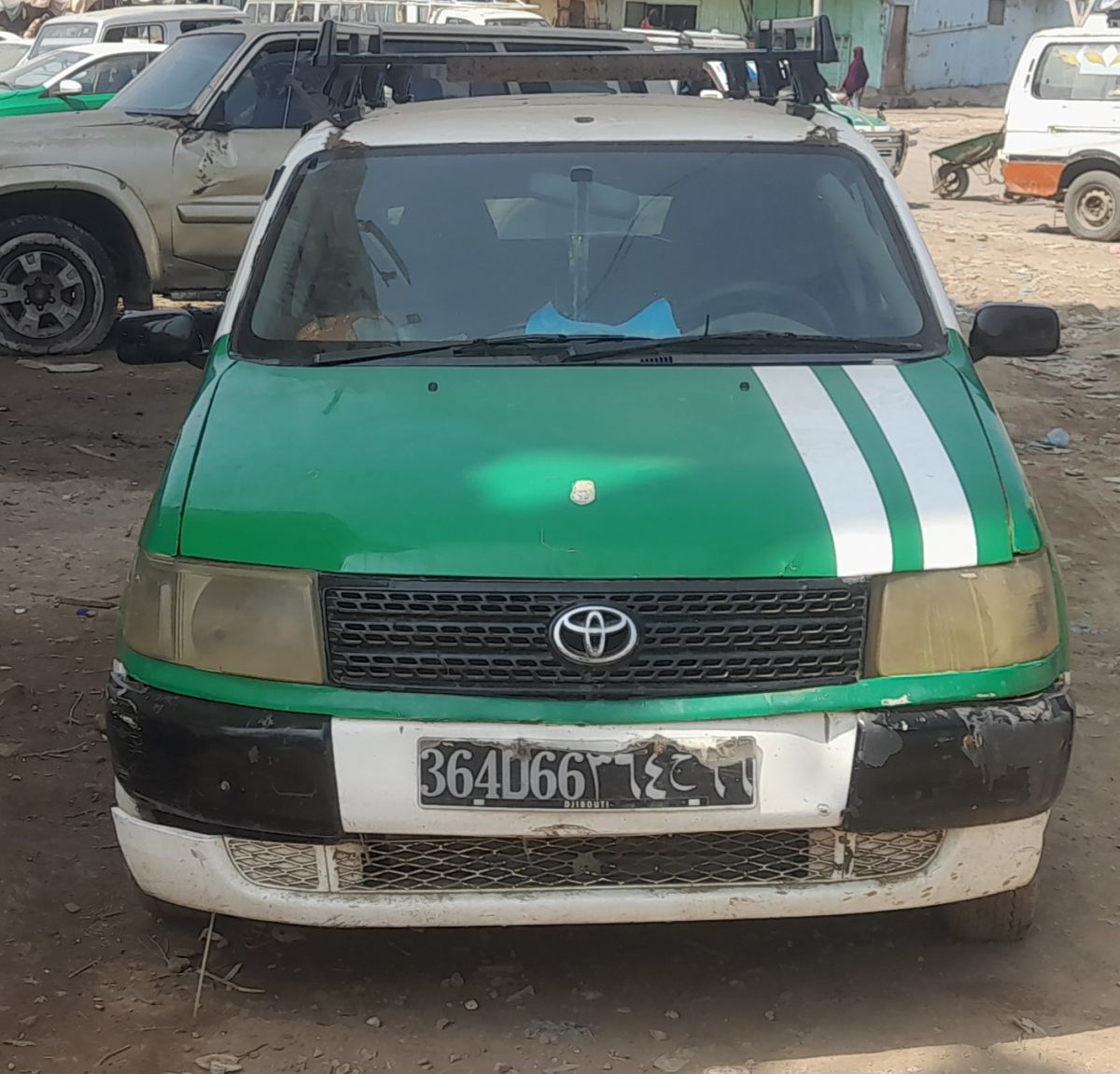 Toyota Probox en bon état, problème moteur, à prix abordable