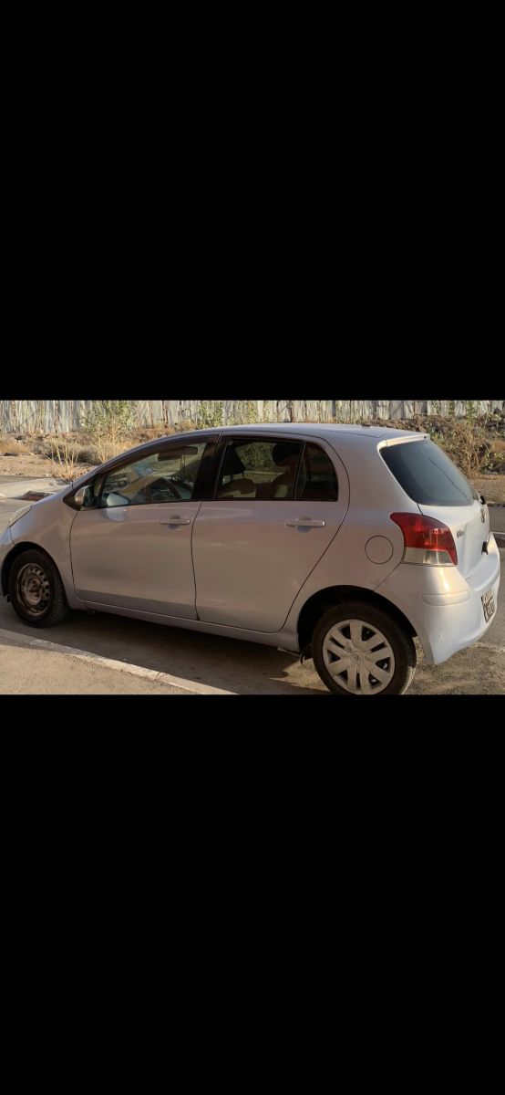 Toyota Vitz 2009, boîte automatique, économique et fiable