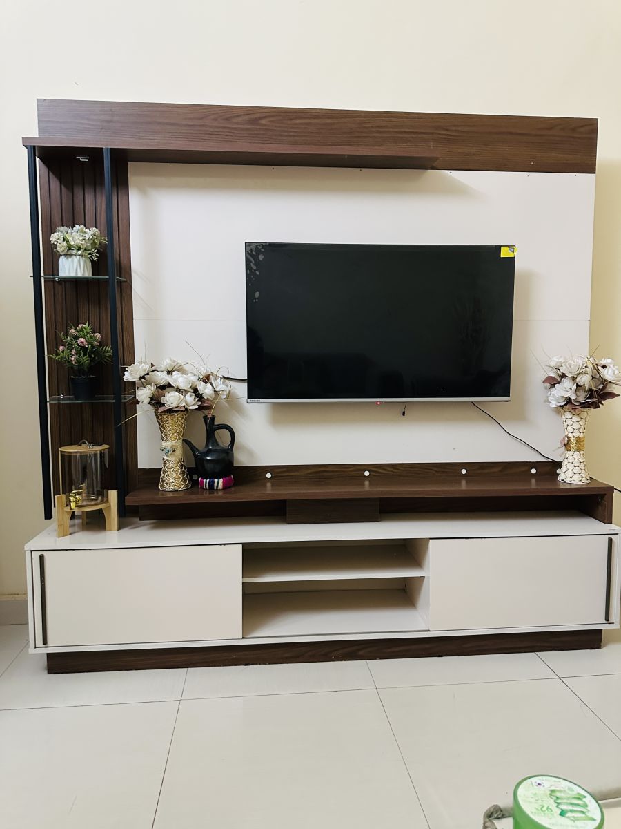 Tv toshiba 43 pouce avec son meuble tv