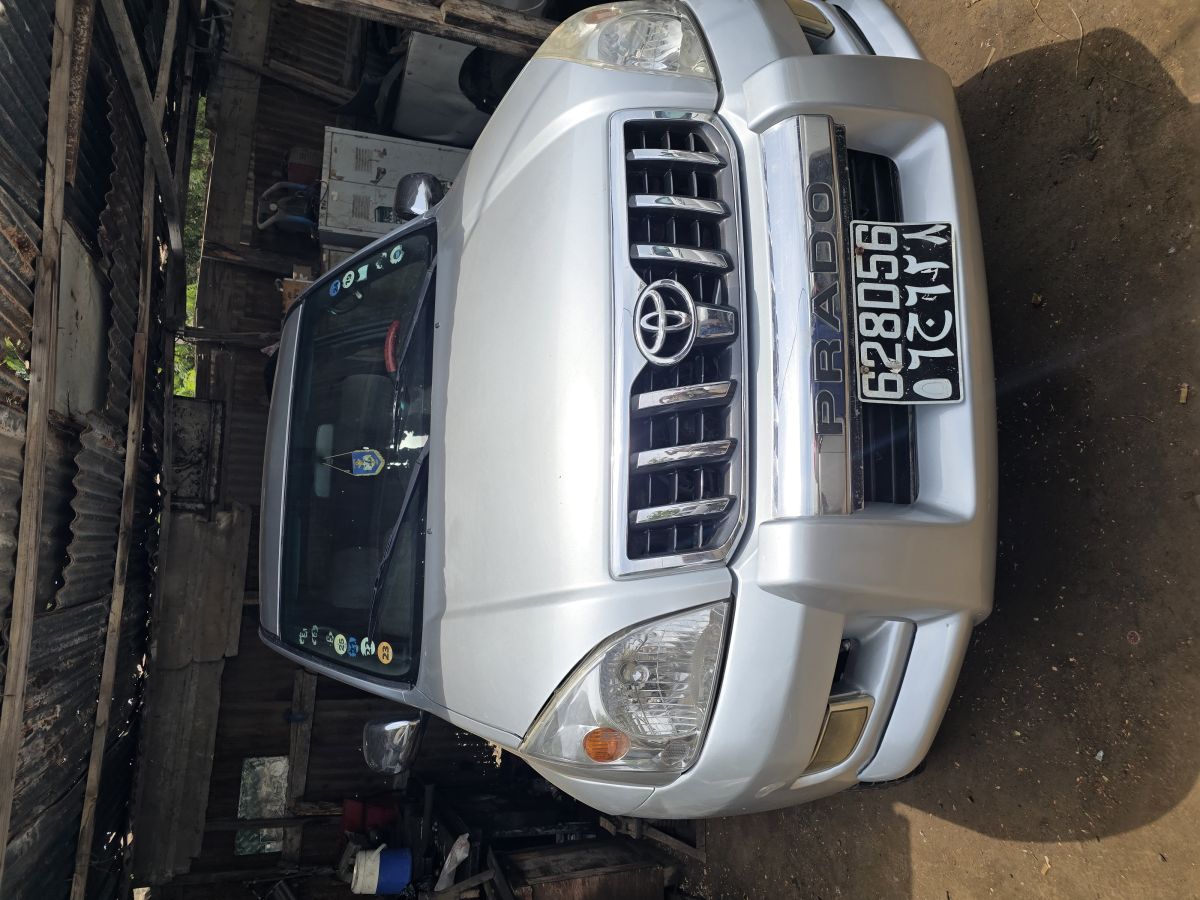 Toyota Land Cruiser Prado V6 Essence 2011, 7 Places, Excellente Franchise
