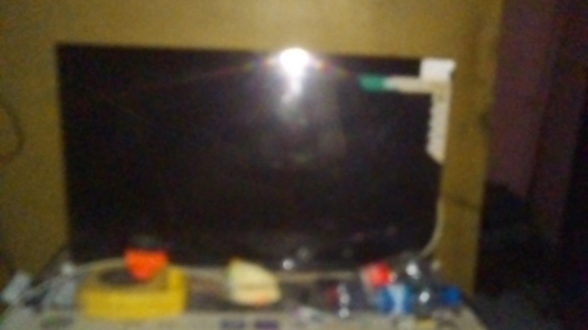 Ecran plat Univa 32 pouces, état neuf, prix négociable