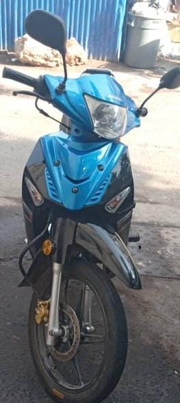 Moto 110 bleu noir, comme neuve, 3 mois d\'utilisation