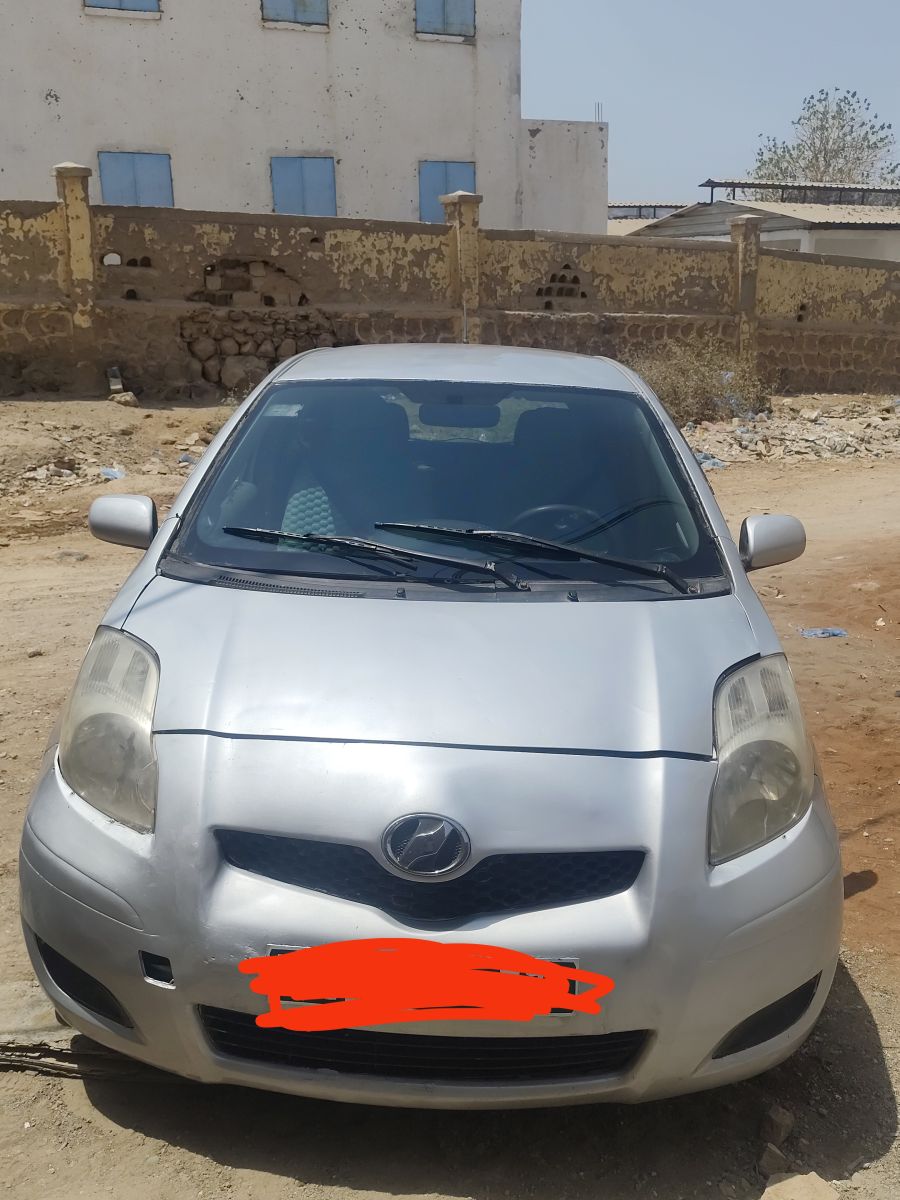 Voiture Toyota Vitz 2016, en excellent état