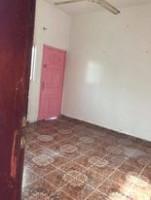 Maison F4 rénovée avec salle à manger à Barwaqo 1