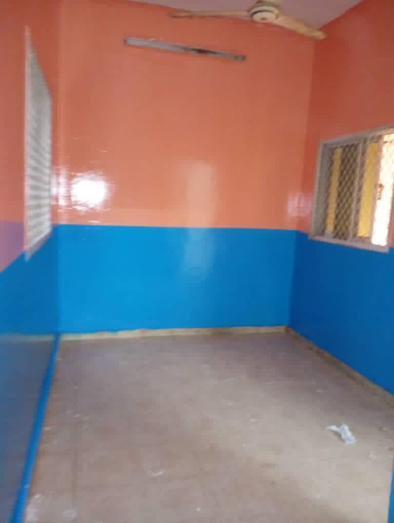 Maison F4 rénovée avec salle à manger à Barwaqo 1