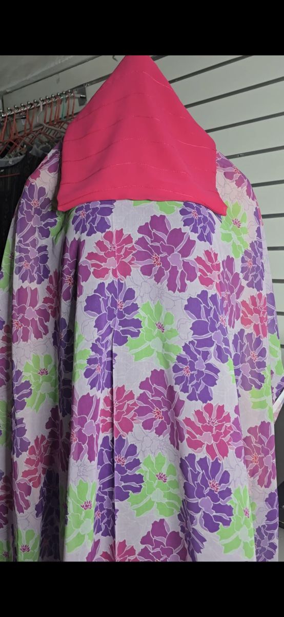 Dirac neufs avec foulard assorti – Plusieurs modèles