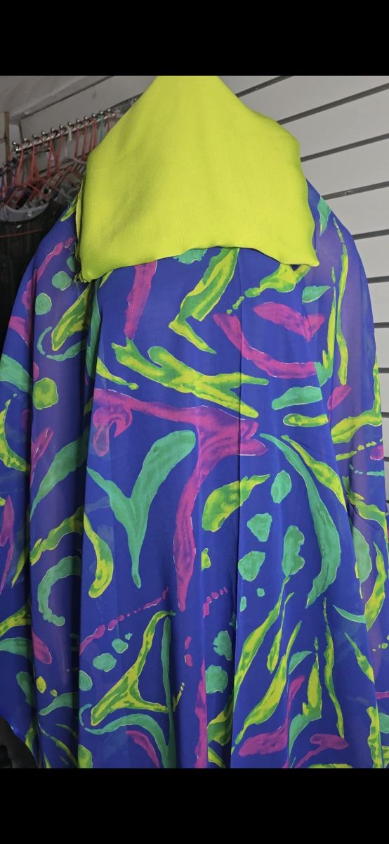 Dirac neufs avec foulard assorti – Plusieurs modèles