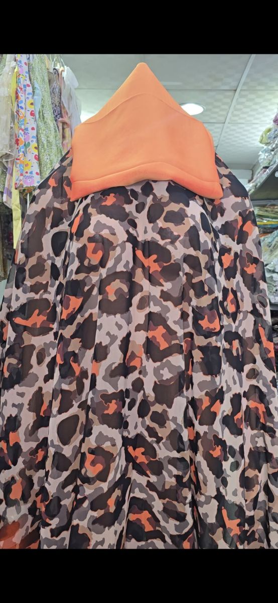 Dirac neufs avec foulard assorti – Plusieurs modèles