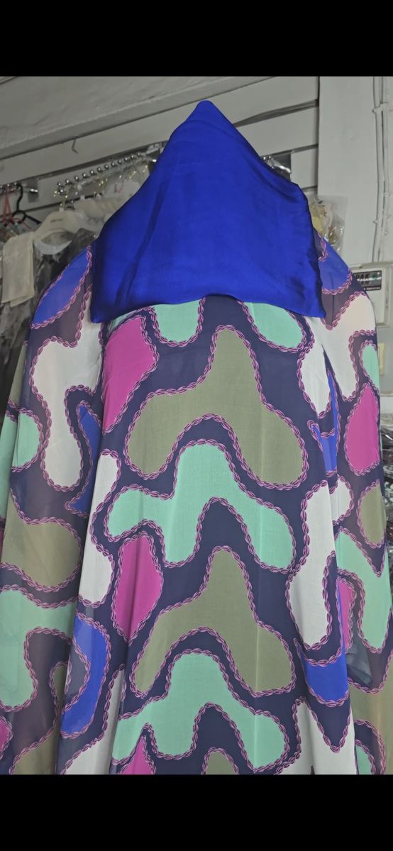 Dirac neufs avec foulard assorti – Plusieurs modèles