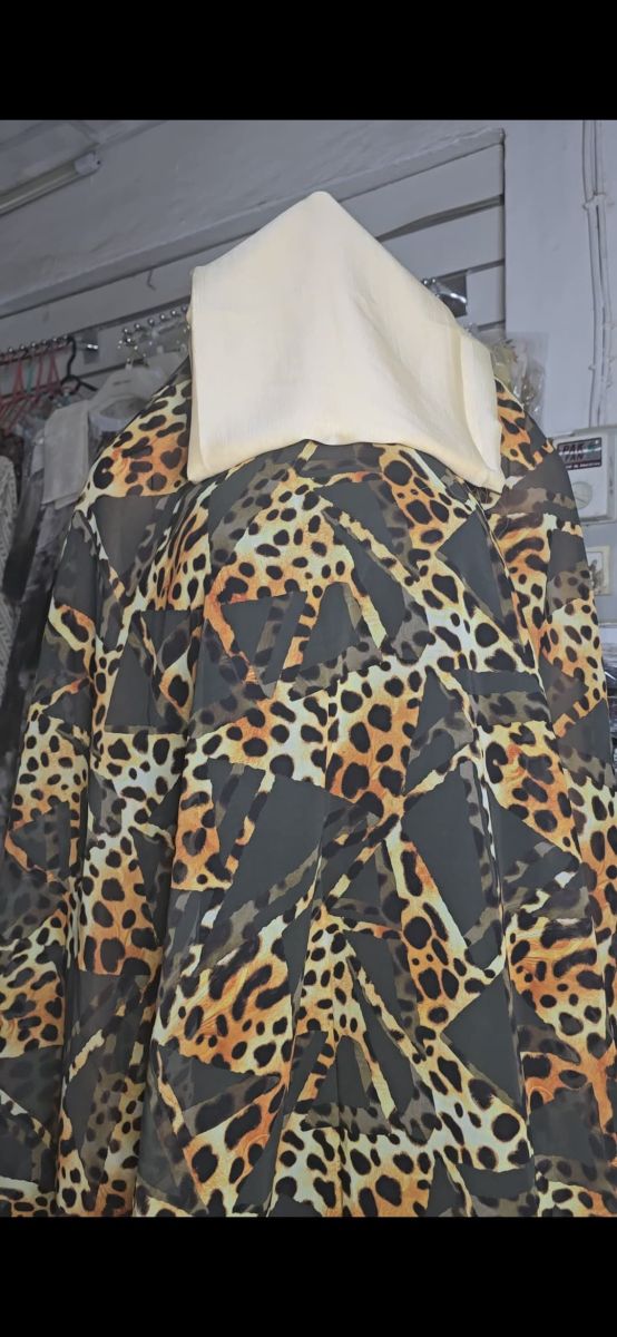 Dirac neufs avec foulard assorti – Plusieurs modèles