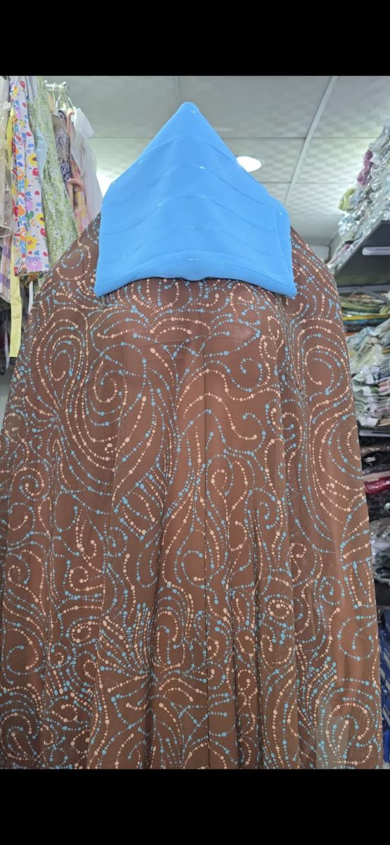 Dirac neufs avec foulard assorti – Plusieurs modèles