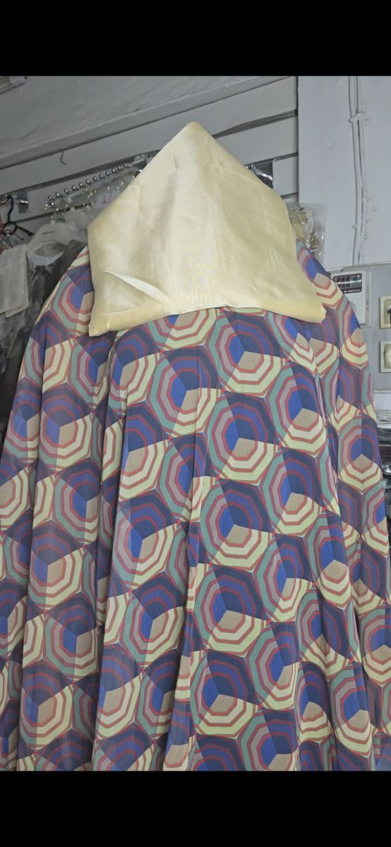 Dirac neufs avec foulard assorti – Plusieurs modèles