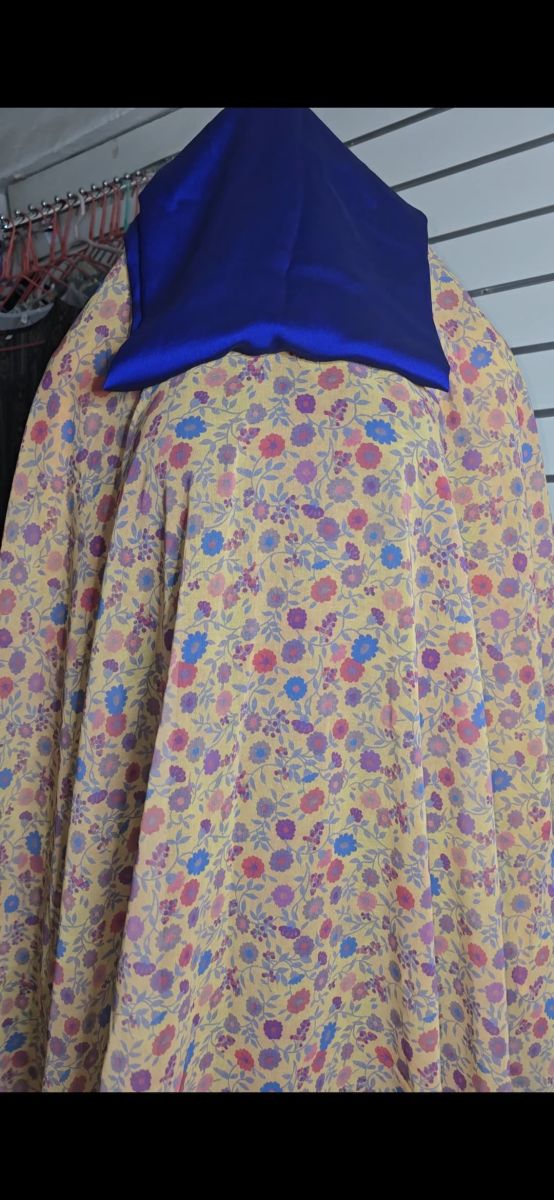 Dirac neufs avec foulard assorti – Plusieurs modèles