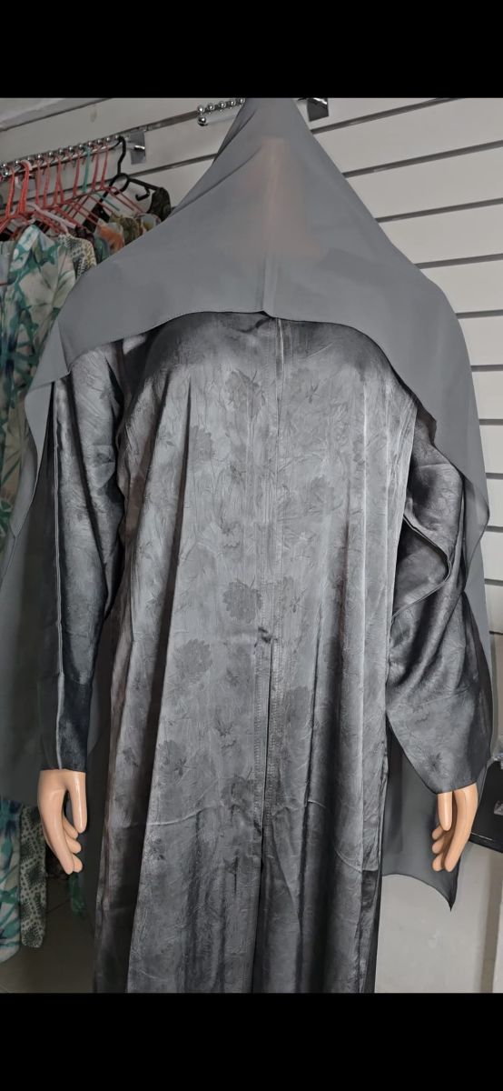 Abayas neuves élégantes – Plusieurs modèles disponibles