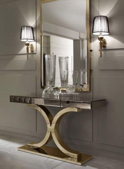 Console dorée avec miroir ovale décoratif