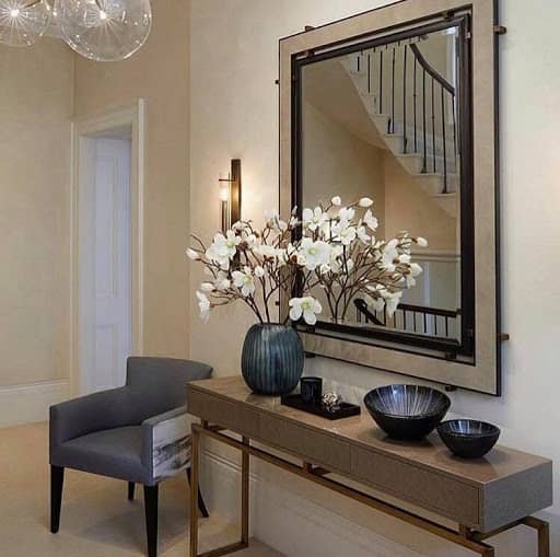 Console dorée avec miroir ovale décoratif