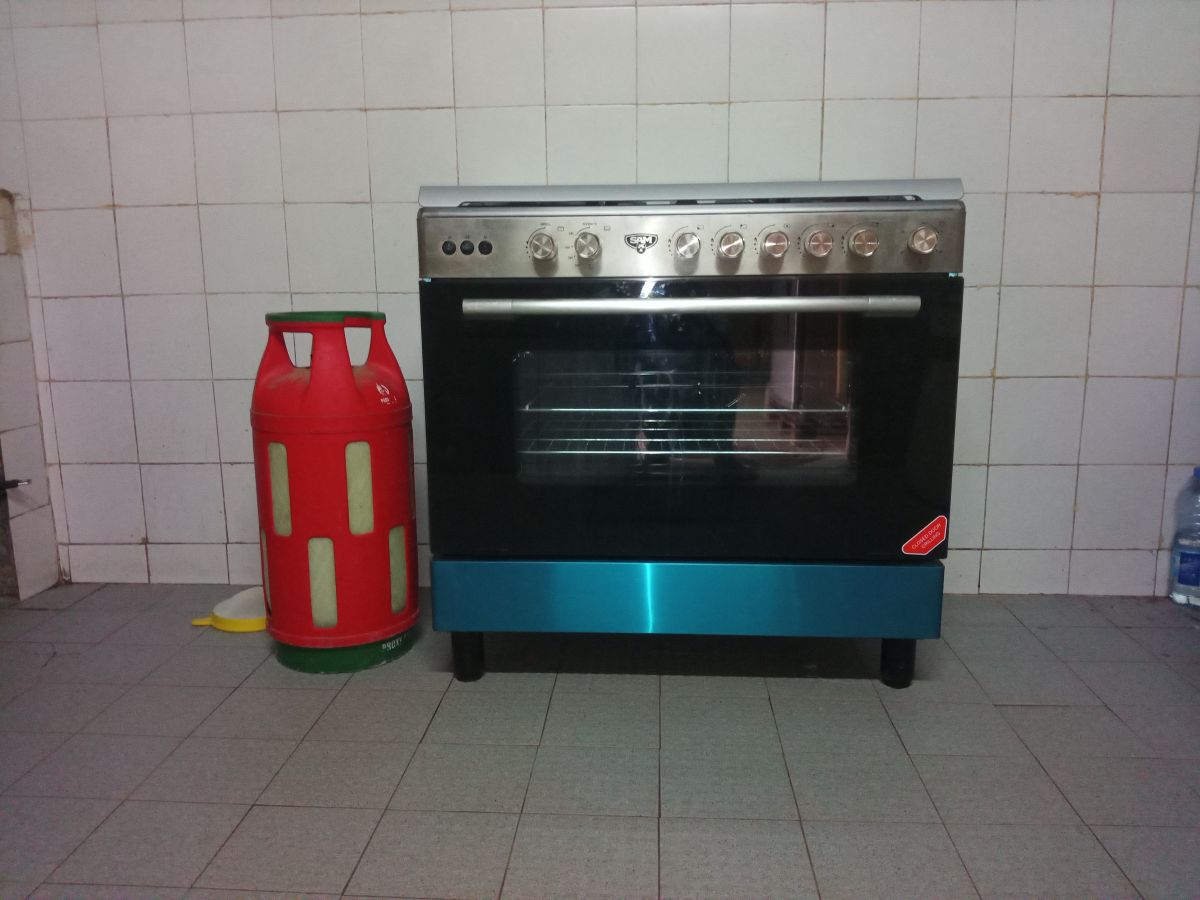 Cuisinière ZAM 5 feux 90X60 inox, full option, 6 mois d\'utilisation